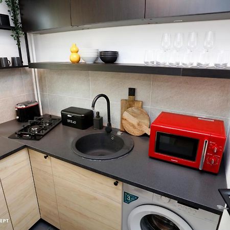 Brand New Lovely Studio Near Metro Station Bukares Bagian luar foto